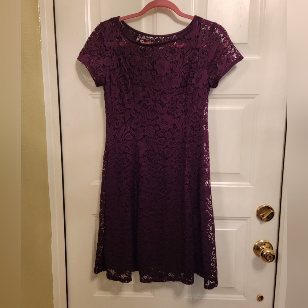 Deep wine tank dress with attached lace short sleeved dress overlay Sz 2 petite